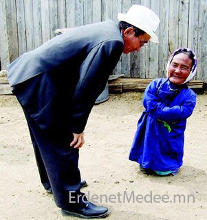 Монголын хамгийн намхан хүн 65 см