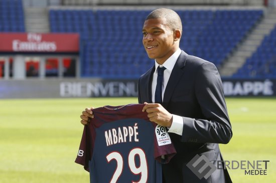 19 настай франц залуу Мбаппе дэлхийн хамгийн үнэтэй хөлбөмбөгчин болжээ