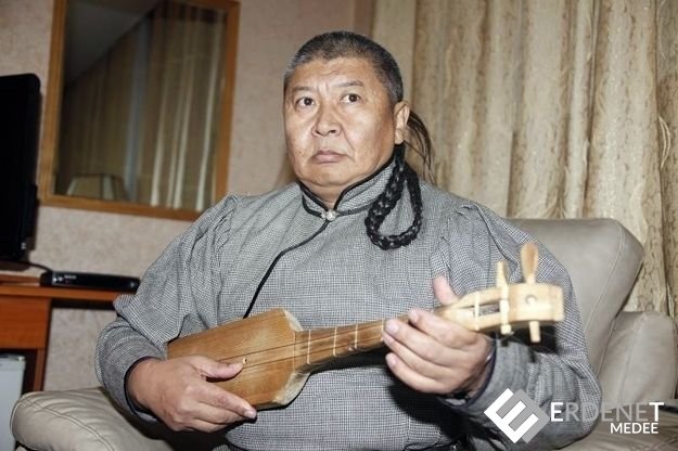 Халимагийн дуучин О.Цагаанзам “Монгол тулгатны 100 эрхэм” нэвтрүүлэгт оролцоно