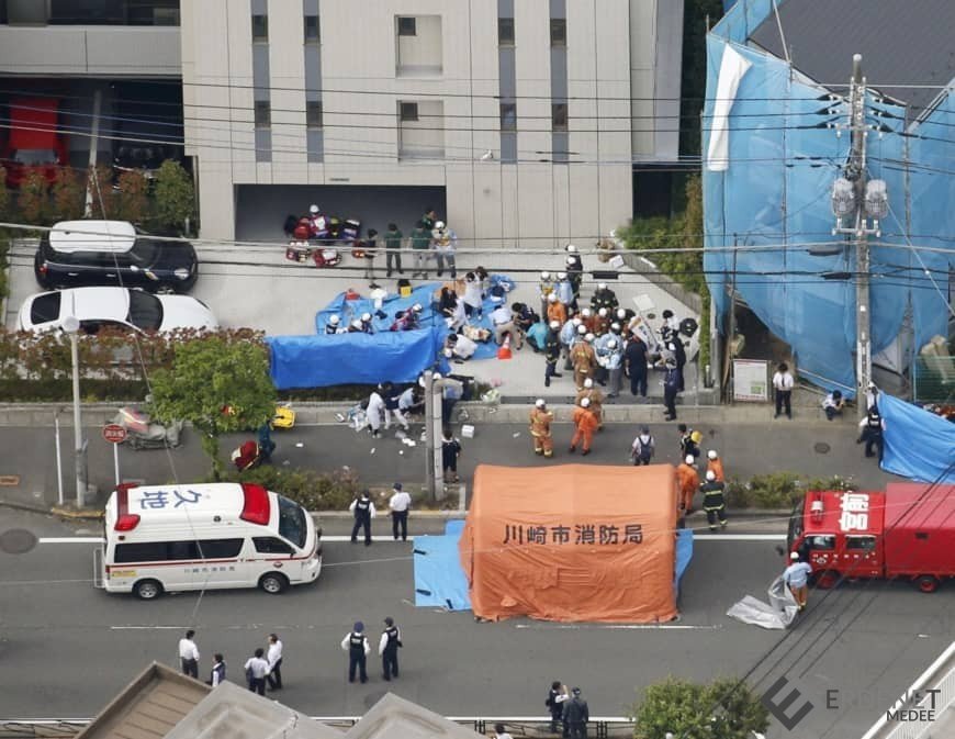 Японд 16 хүнийг хутгалсан хэрэг гарч, 1 том хүн,1 хүүхэд амиа алдлаа