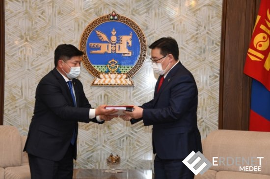 Монгол Улсын 2021 оны төсвийн тодотголын төслийг өргөн барьжээ
